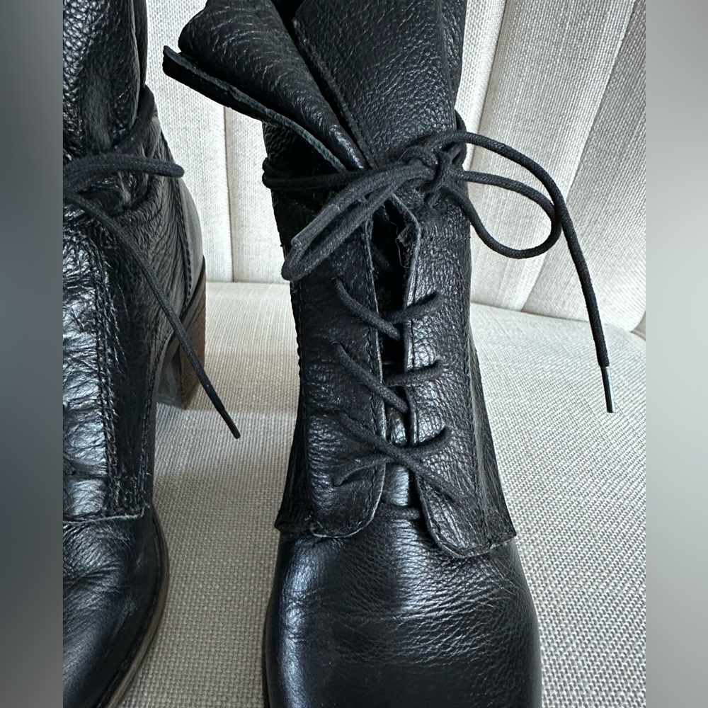 Steve Madden “Gretchun” Black Leather Heeled Boots - Size 8. - Picture 4 of 10
